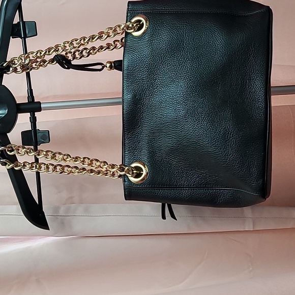 Valentino Luxury Bag with Gold Accents - Picture 5 of 8